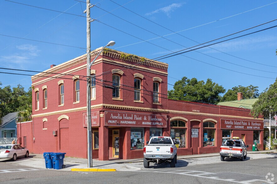 More Photos Of 516 Ash St, Fernandina Beach Freestanding For Lease