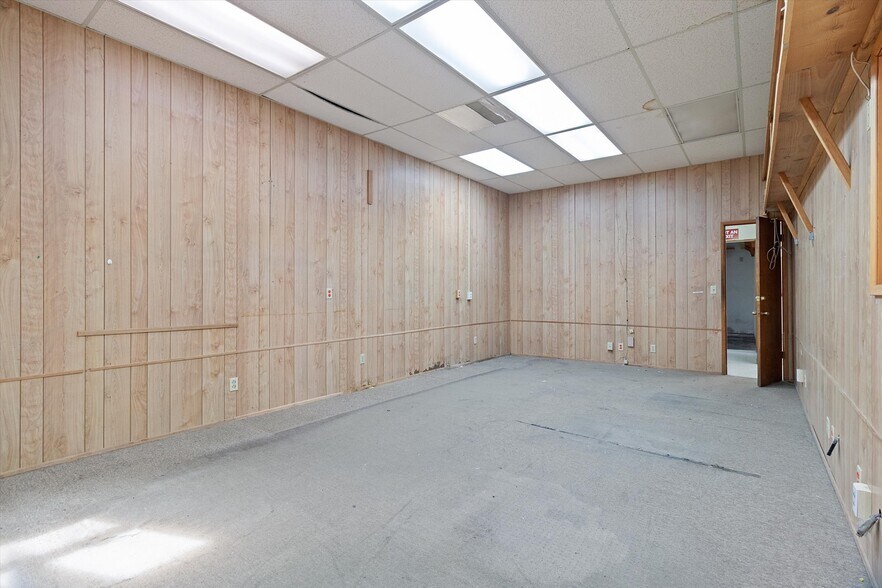 More Photos Of 6305 SW Highway 101, Lincoln City Warehouse For Sale