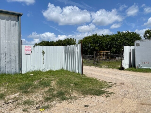 More Photos Of 7321 E Kennedale Pky, Kennedale Industrial For Lease