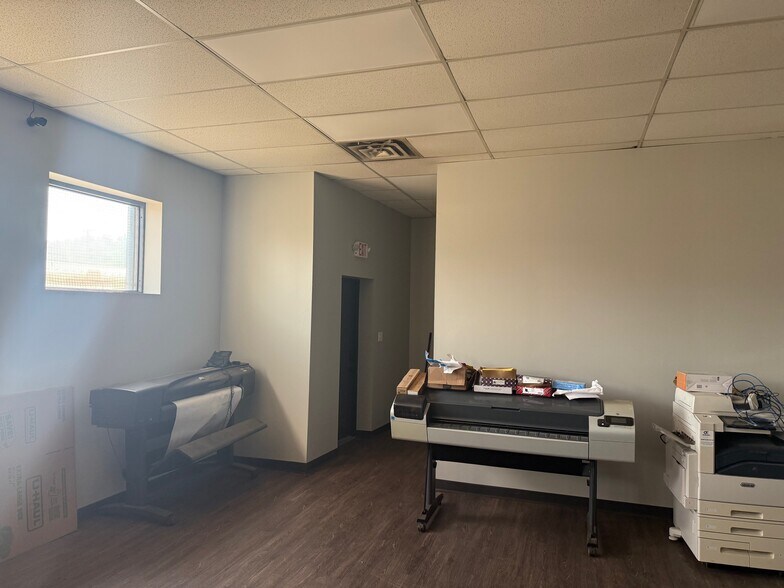 More Photos Of 1001 3rd Ave, Coraopolis Service For Lease