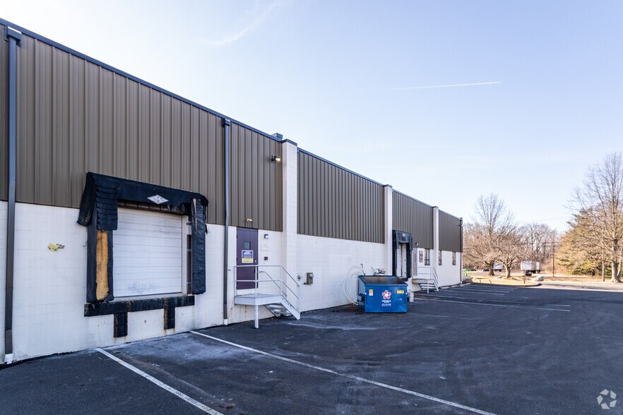 More Photos Of 2262 N Penn Rd, Hatfield Warehouse For Lease