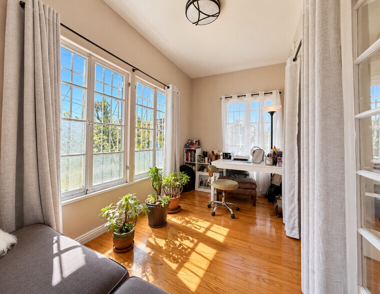 More Photos Of 1347 N Mansfield Ave, Los Angeles Apartments For Sale