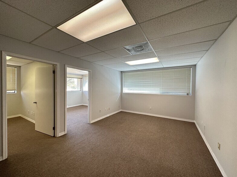 More Photos Of 6015 Morrow St E, Jacksonville Coworking Space