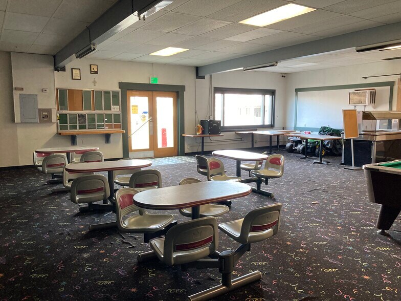 More Photos Of 641 S Columbia Ave, Connell Bowling Alley For Sale