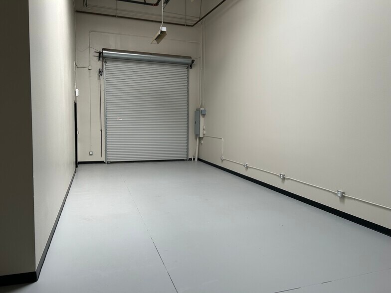 More Photos Of 1243 Flynn Rd, Camarillo Warehouse For Sale