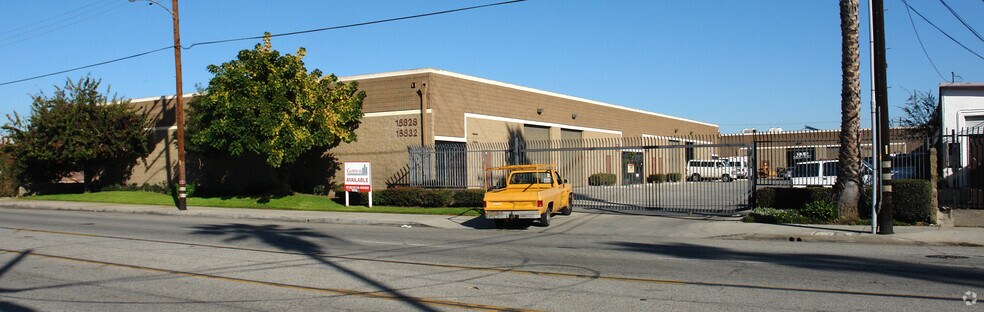 More Photos Of 15832 S Broadway St, Gardena Warehouse For Lease