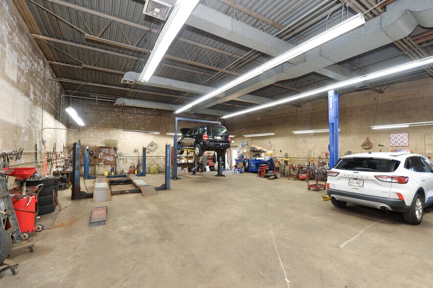 More Photos Of 20 Franklin Tpke, Mahwah Industrial For Lease