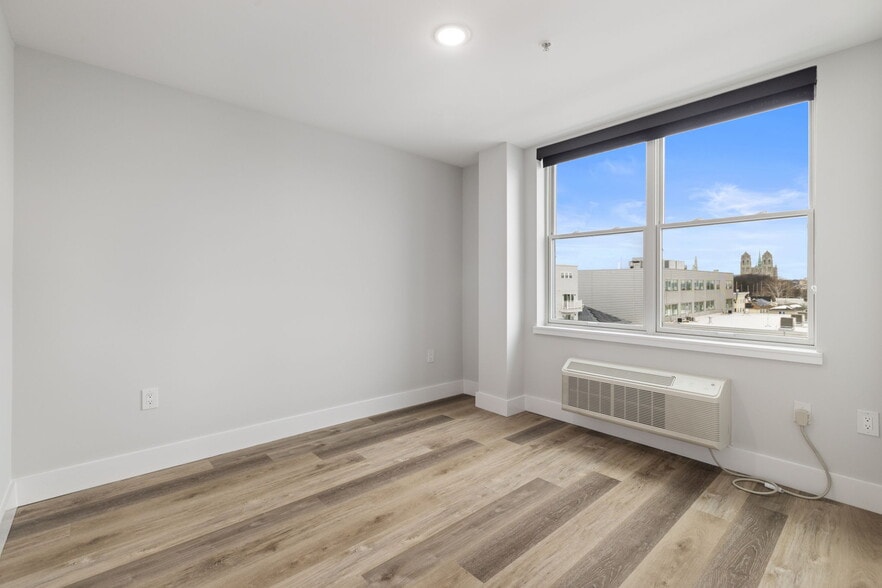 More Photos Of 50-56 Norfolk St, Newark Apartments For Lease