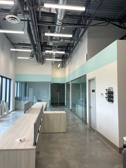 More Photos Of 27426 60th Av, Langley Twp Warehouse For Lease