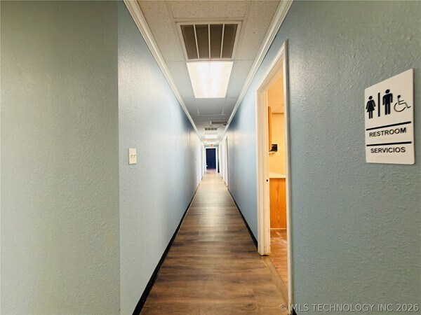 More Photos Of 1002 E Cherry St, Cushing Medical For Sale