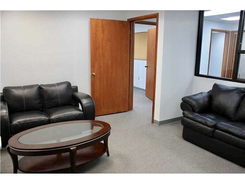 More Photos Of 1110 Brickell Ave, Miami Office For Sale