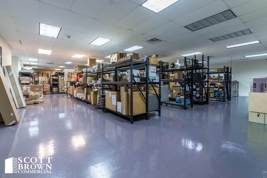 More Photos Of 10810 Alder Cir, Dallas Light Manufacturing For Lease