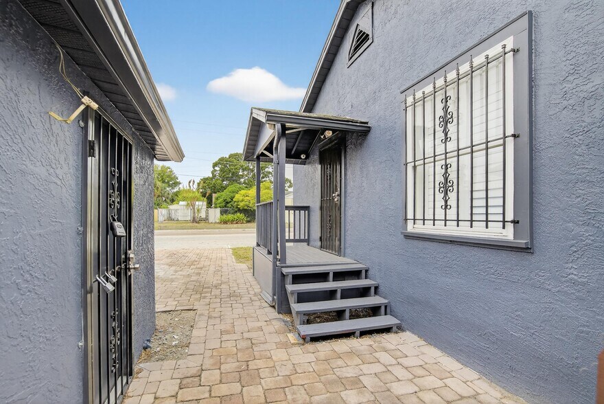 More Photos Of 1305 N Armenia Ave, Tampa Office For Sale