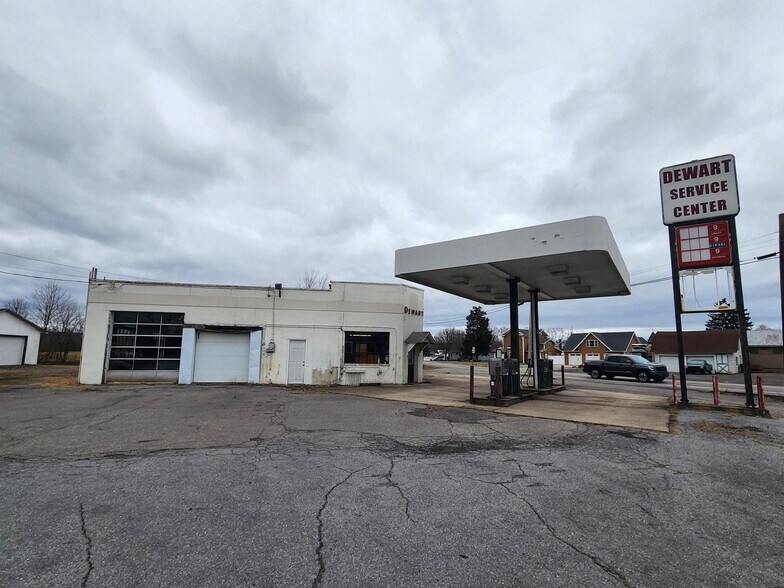 Primary Photo Of 4875 PA-44, Watsontown Service Station For Sale