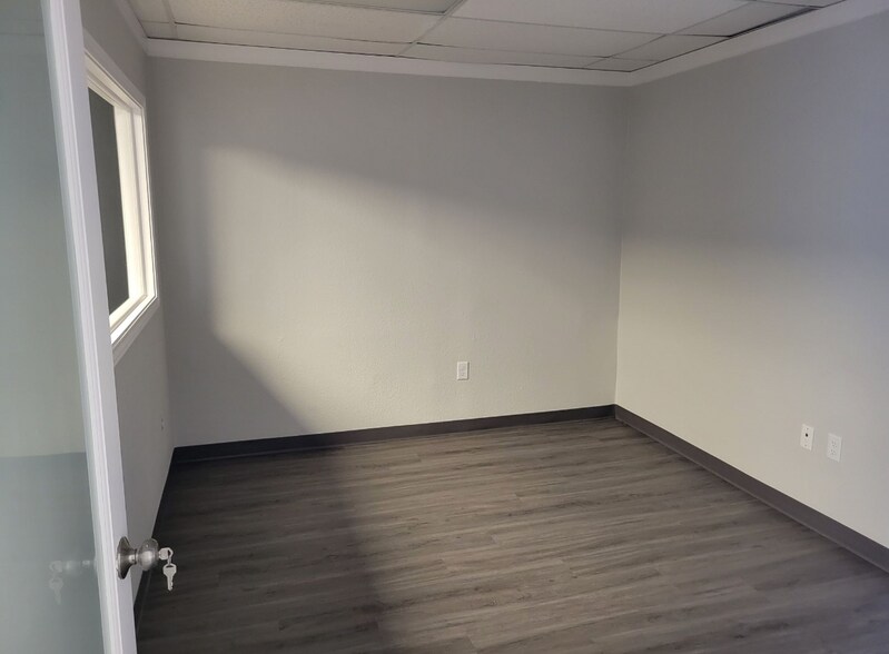 More Photos Of 1557 E Broad St, Mansfield Loft Creative Space For Lease