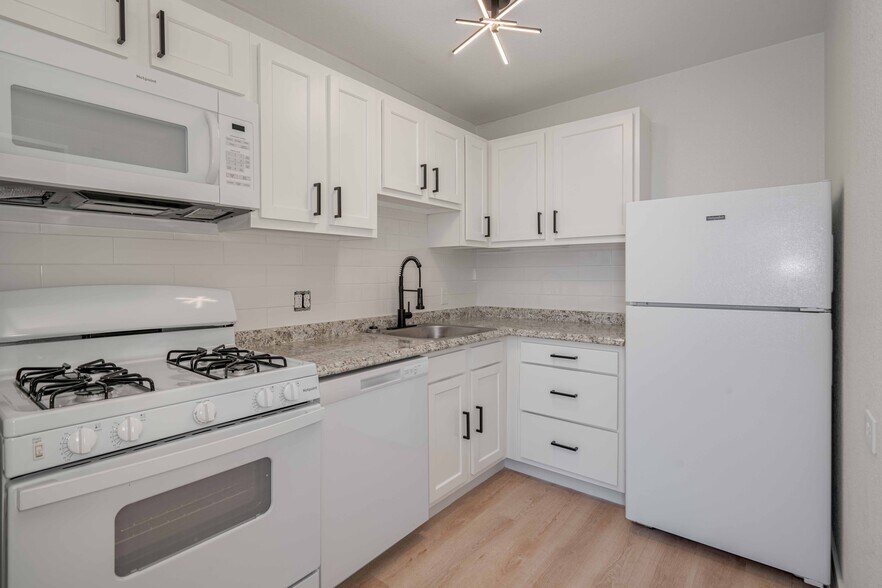 More Photos Of 1515 Clermont St, Denver Apartments For Sale