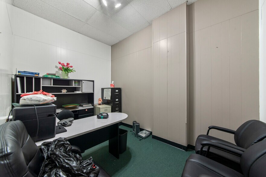 More Photos Of 3330 N Milwaukee Ave, Chicago Medical For Sale