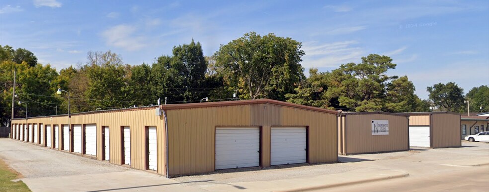 More Photos Of 335 Vann St, Vinita Self Storage For Sale