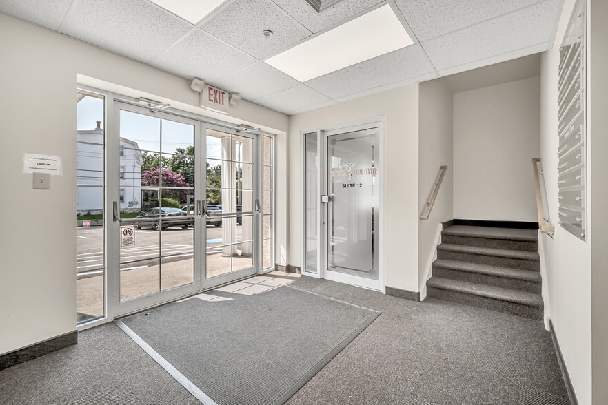 More Photos Of 815 Greenwood Ave, Jenkintown Medical For Sale