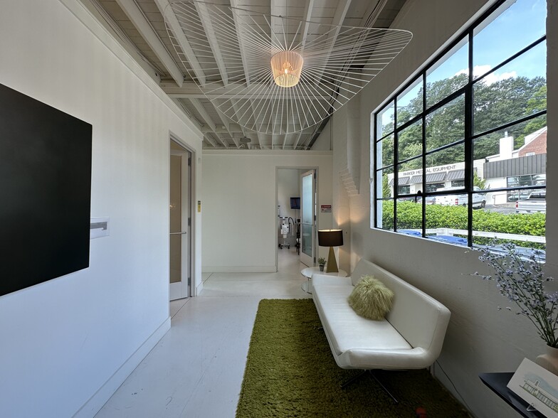 More Photos Of 103 Wade Hampton Blvd, Greenville Freestanding For Lease