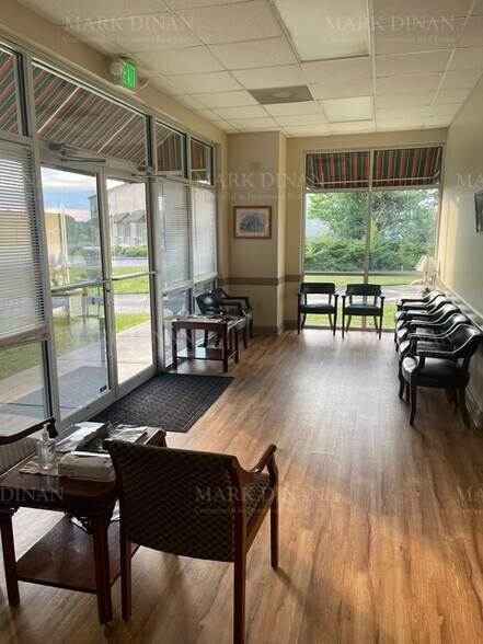 More Photos Of 402 Airport Commons Dr, Calera Medical For Lease
