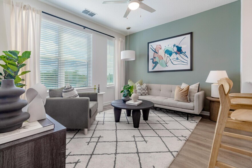 More Photos Of 1647 E Colonial Dr, Orlando Apartments For Sale