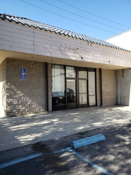 More Photos Of 1730-1740 W Willow St, Long Beach General Retail For Sale