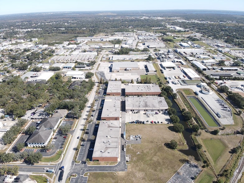 More Photos Of 2335 Commerce Point Dr, Lakeland Unknown For Lease