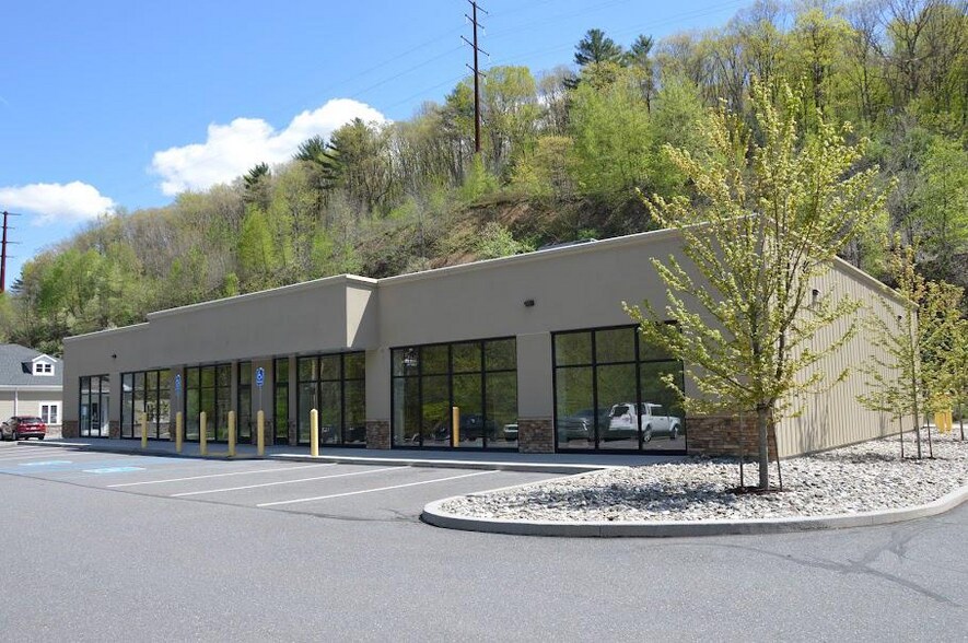 More Photos Of 870 Gordon Nagle Trl, Pottsville Storefront For Sale