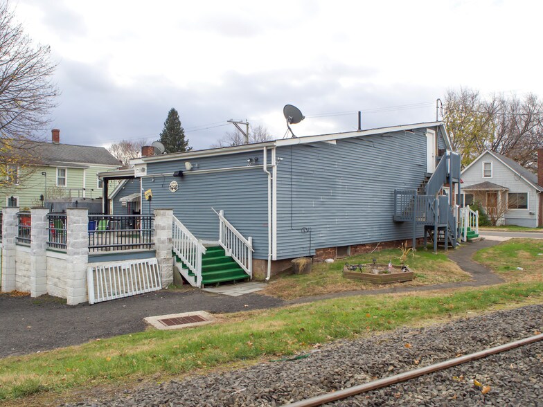 More Photos Of 1 Wall St, Cromwell Restaurant For Sale