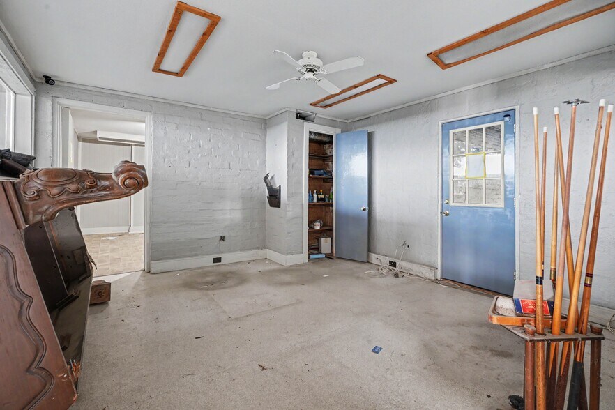 More Photos Of , Angleton Unknown For Sale