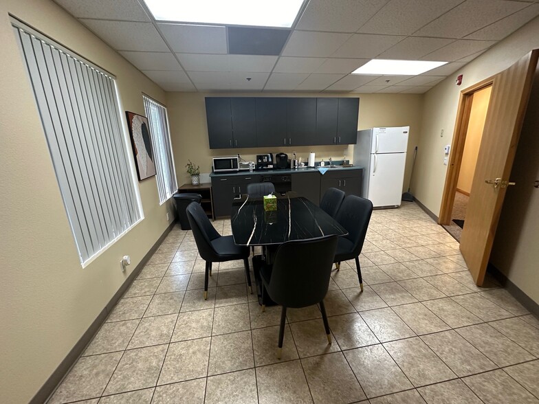 More Photos Of 43533 Ridge Park Dr, Temecula Loft Creative Space For Lease