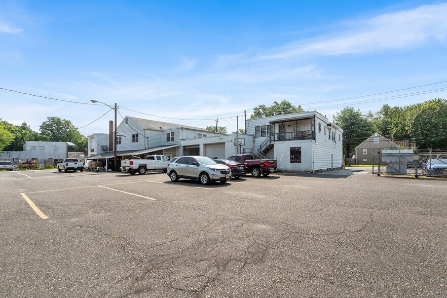 More Photos Of 257 W Nicholson Rd, Audubon Office For Sale