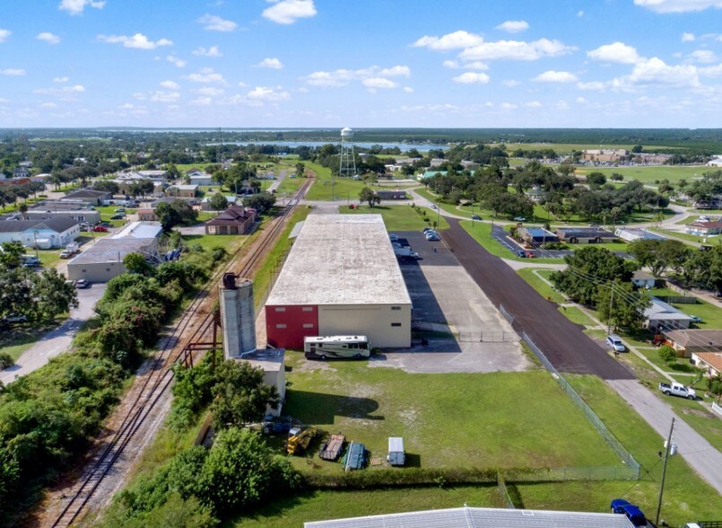 More Photos Of 110 W Interlake Blvd, Lake Placid Warehouse For Lease