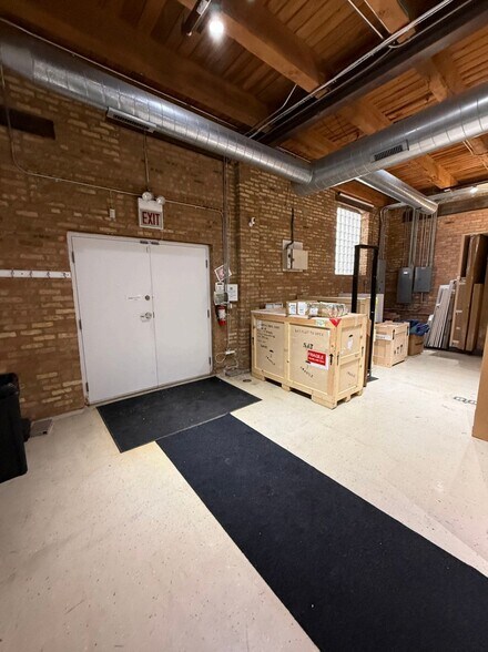 More Photos Of 1360 W Lake St, Chicago General Retail For Lease