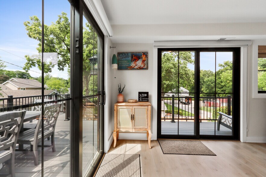 More Photos Of W4724 S Lakeshore Dr, Fontana-on-Geneva Lake Storefront For Sale