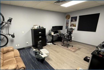 More Photos Of 7846-7862 W Central Ave, Toledo Showroom For Lease