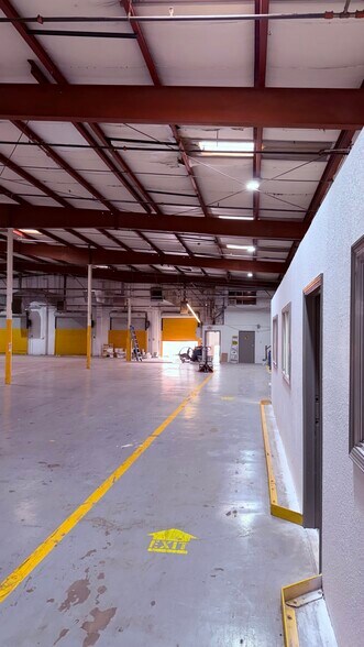 More Photos Of 3517 Frutas Ave, El Paso Manufacturing For Lease