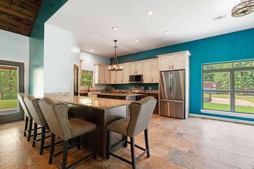 More Photos Of 821 County Road 43830, Paris Multifamily For Sale