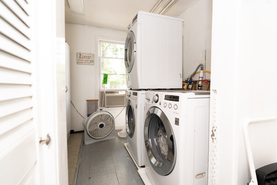 More Photos Of 8 Jennifer Dr, Merrimack Flex For Sale