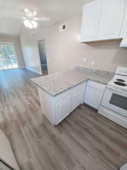 More Photos Of 7259 S Land Park Dr, Sacramento Apartments For Sale