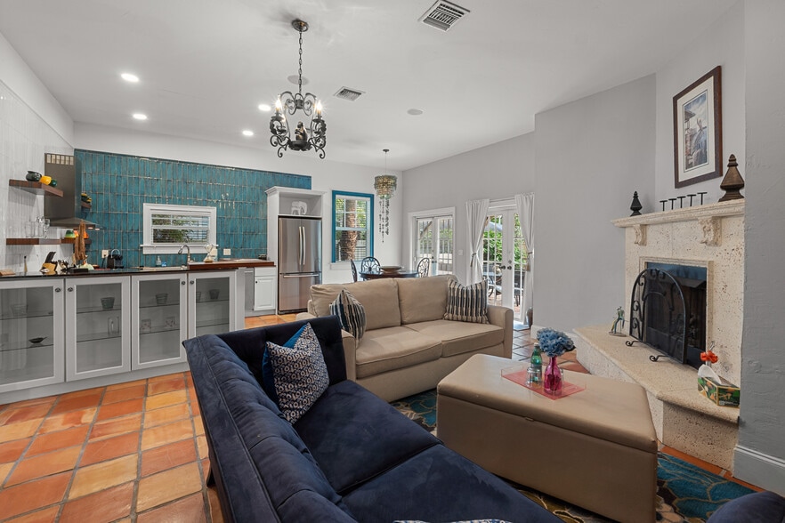 More Photos Of 1608 Lake Ave, West Palm Beach Hotel For Sale