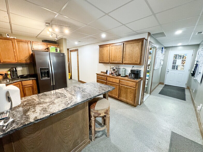 More Photos Of 17230-17232 Bel-Ray Pl, Belton Warehouse For Sale