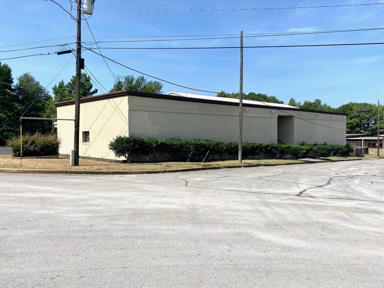 Primary Photo Of 3401 G E Dr, Tyler Light Manufacturing For Sale