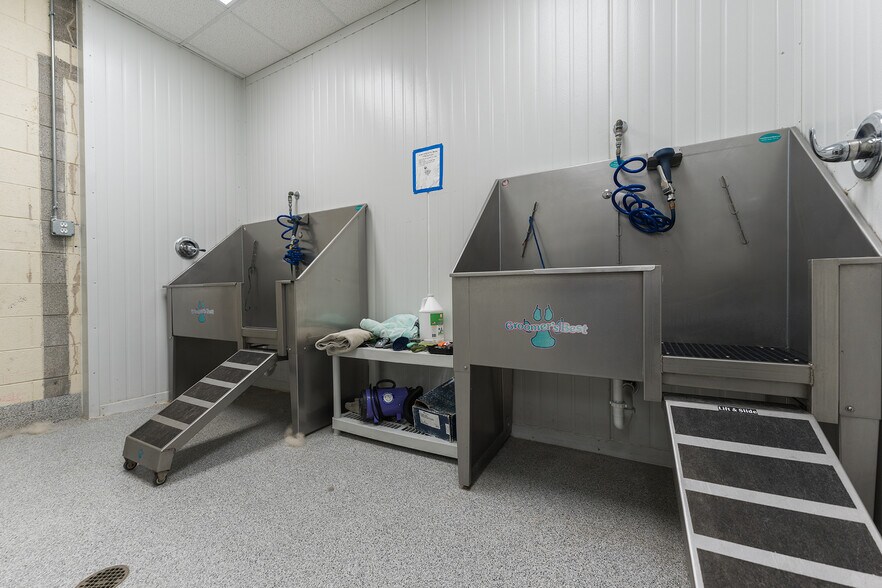 More Photos Of 529-539 Ramona Ave, Monterey Freestanding For Sale