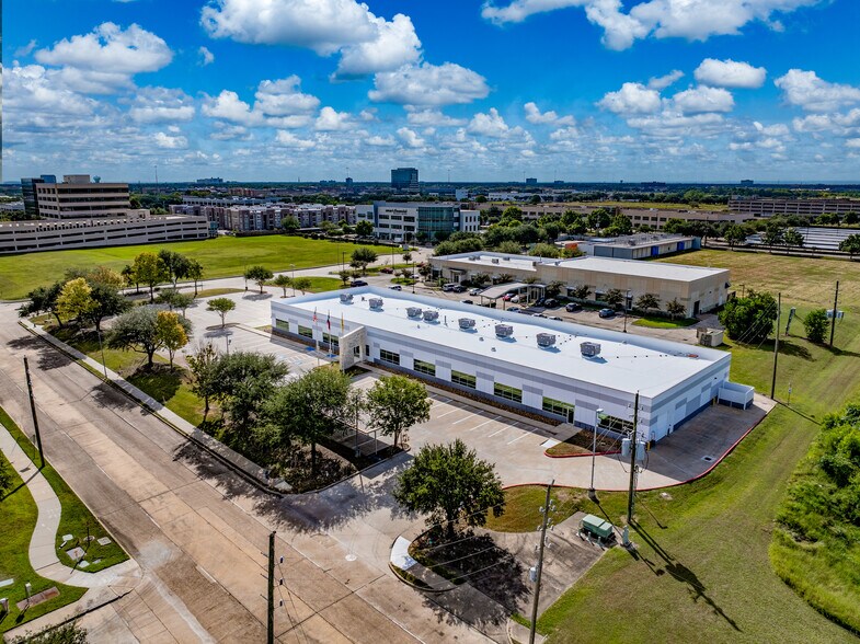 Primary Photo Of 10401 Town Park Dr, Houston Medical For Lease