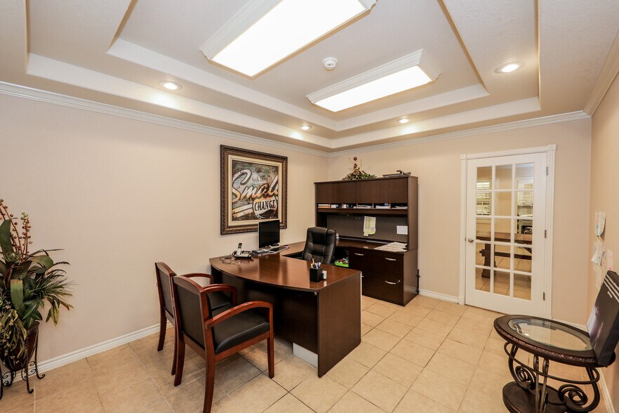 More Photos Of 5809 East Dr, Laredo Warehouse For Sale