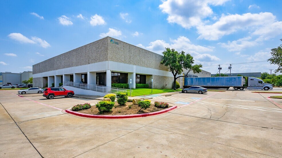 Primary Photo Of 1202 Avenue T, Grand Prairie Distribution For Lease