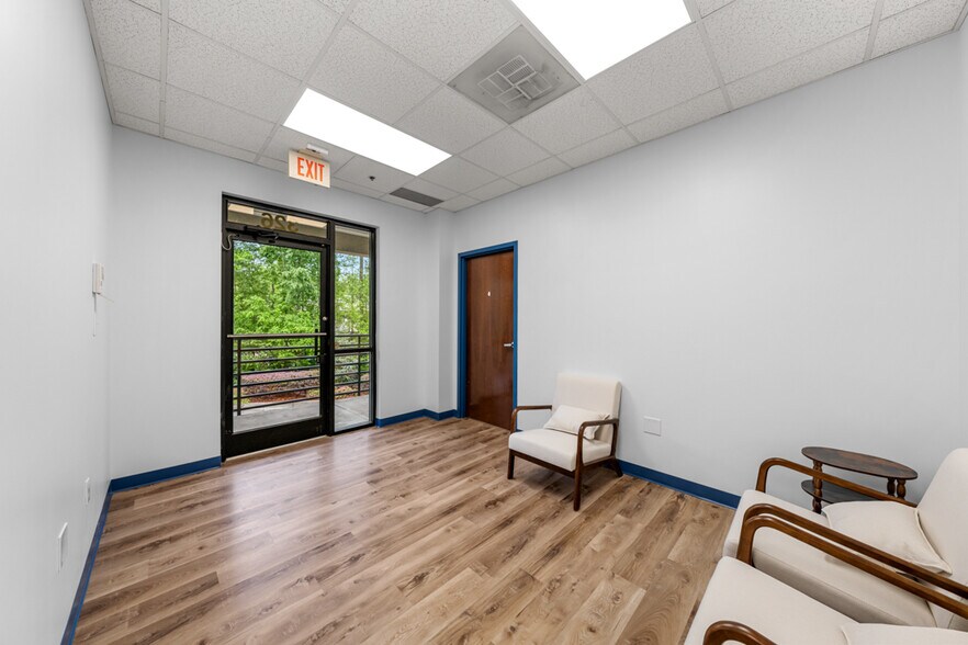 More Photos Of 312-326 Cloister Ct, Chapel Hill Office For Lease