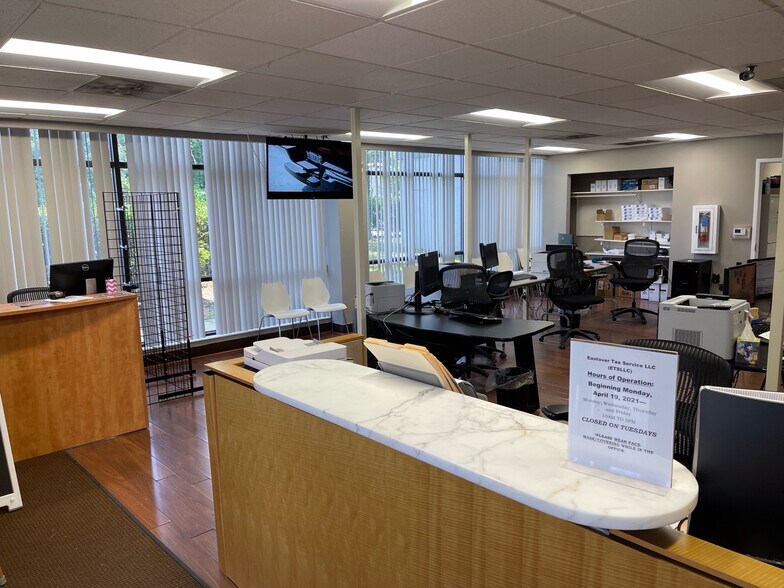 More Photos Of 5410 Indian Head Hwy, Oxon Hill Office For Sale